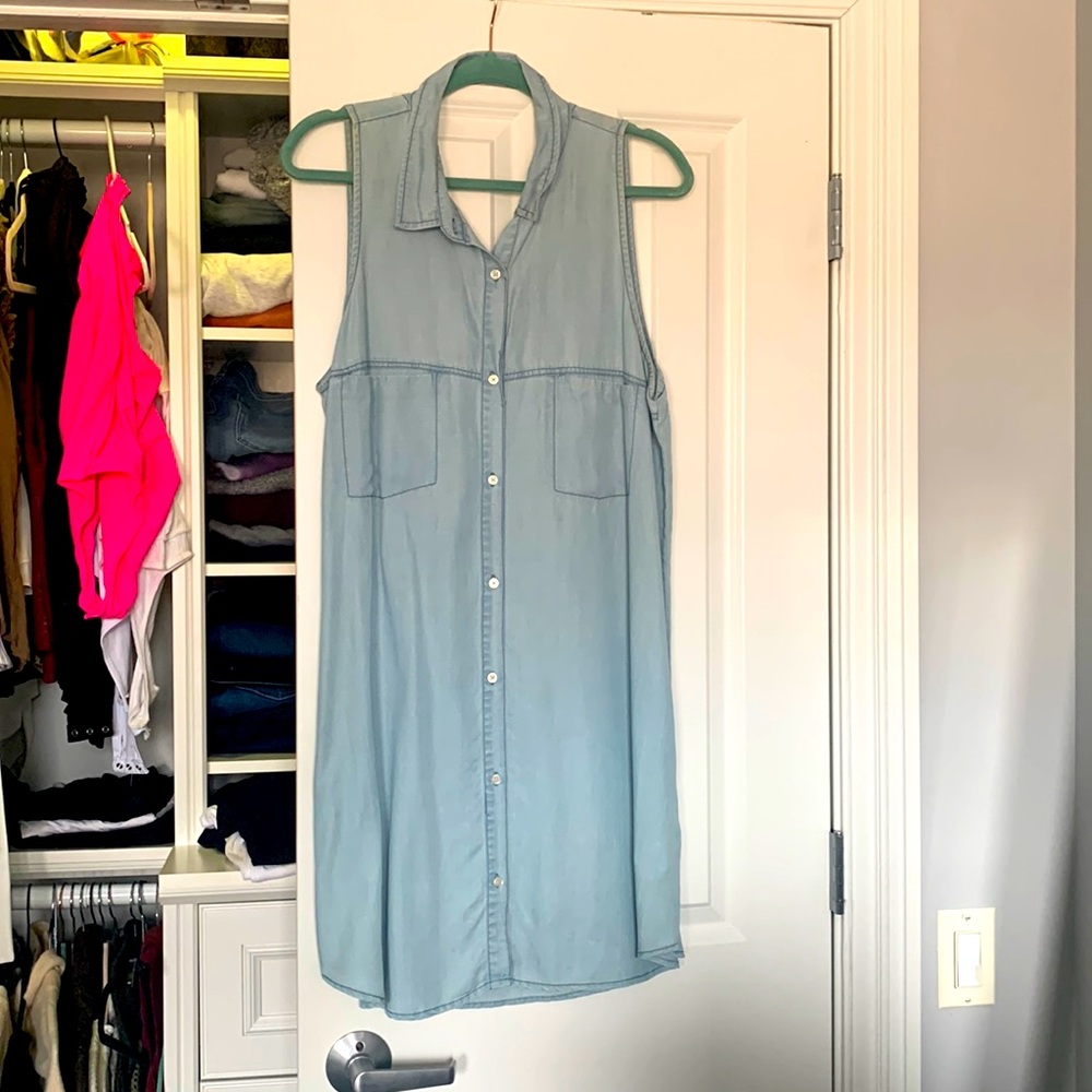 BB Dakota jean dress with open back. Size large. Perfect for country concerts!